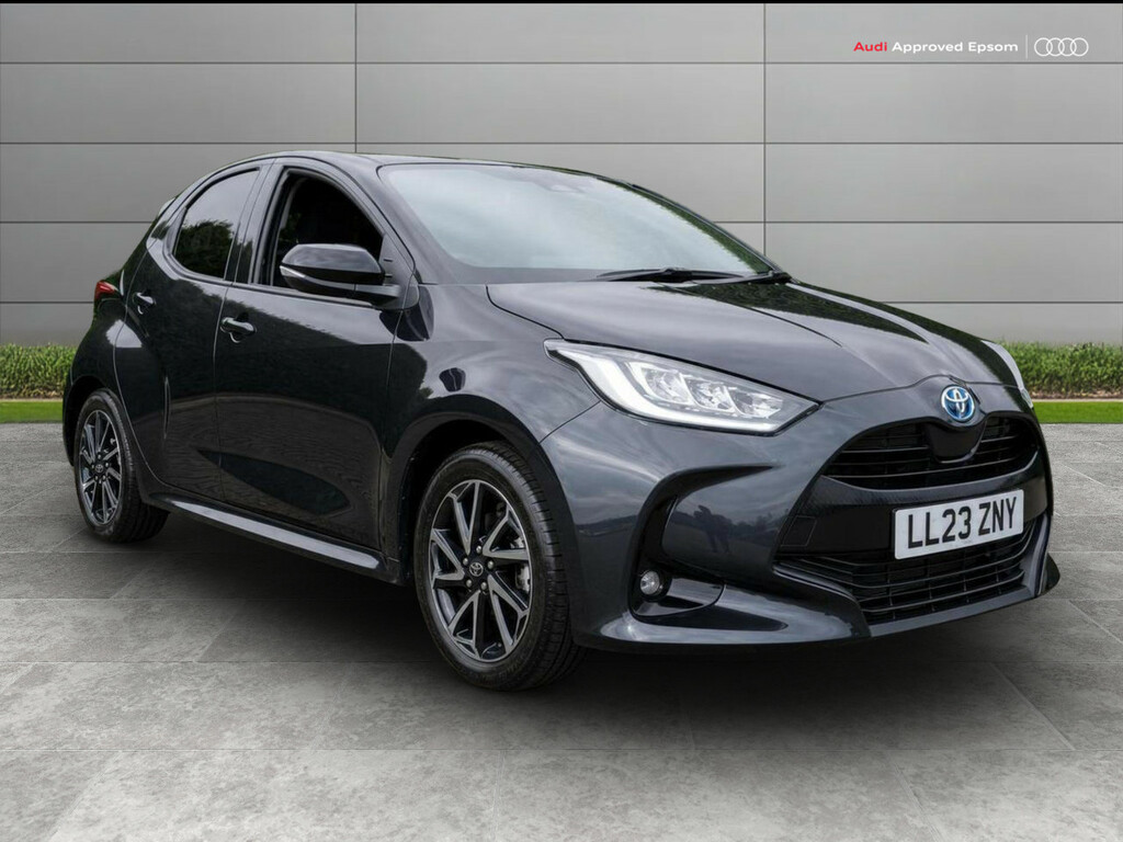 Toyota Yaris 1.5 Hybrid Design Cvt Black