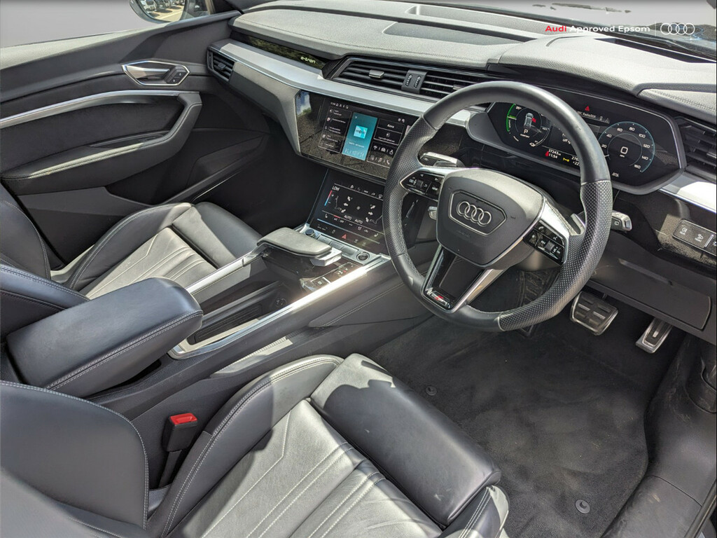 Audi Q8 e tron 300Kw 55 Quattro 114Kwh S Line Black #2