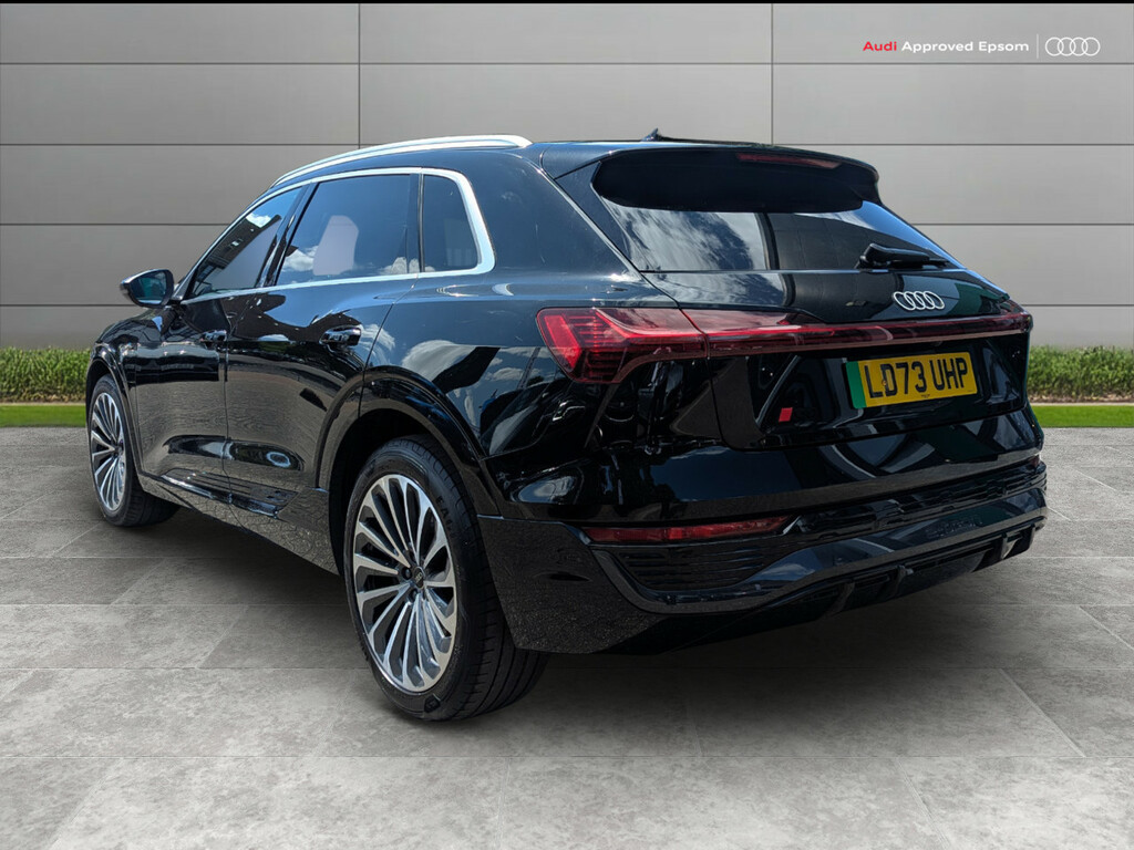 Audi Q8 e tron 300Kw 55 Quattro 114Kwh S Line Black #3