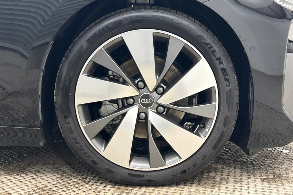 Audi A6 210Kw 83Kwh S Line Black #4