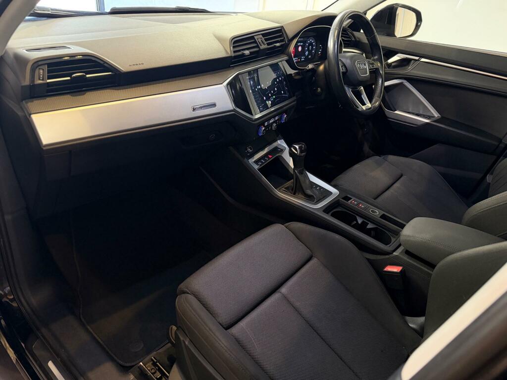 Audi Q3 Audi Q3 Black Edition White #36