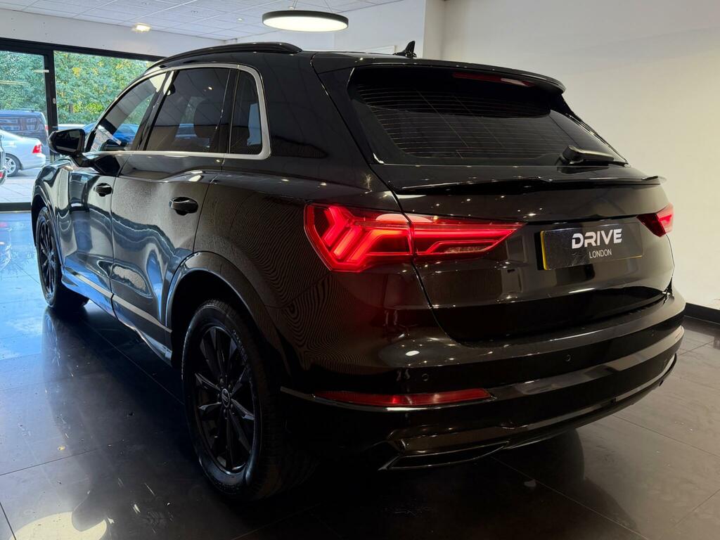 Audi Q3 Sport Black #3