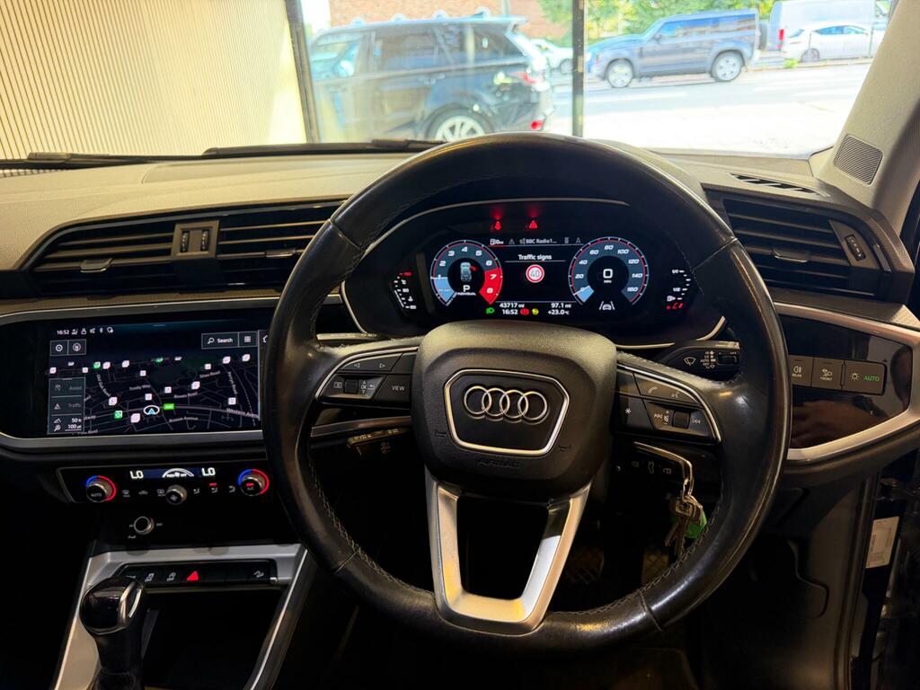 Audi Q3 Audi Q3 Black Edition White #28