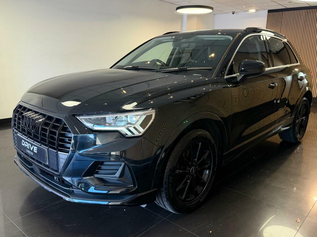Audi Q3 Sport Black #5
