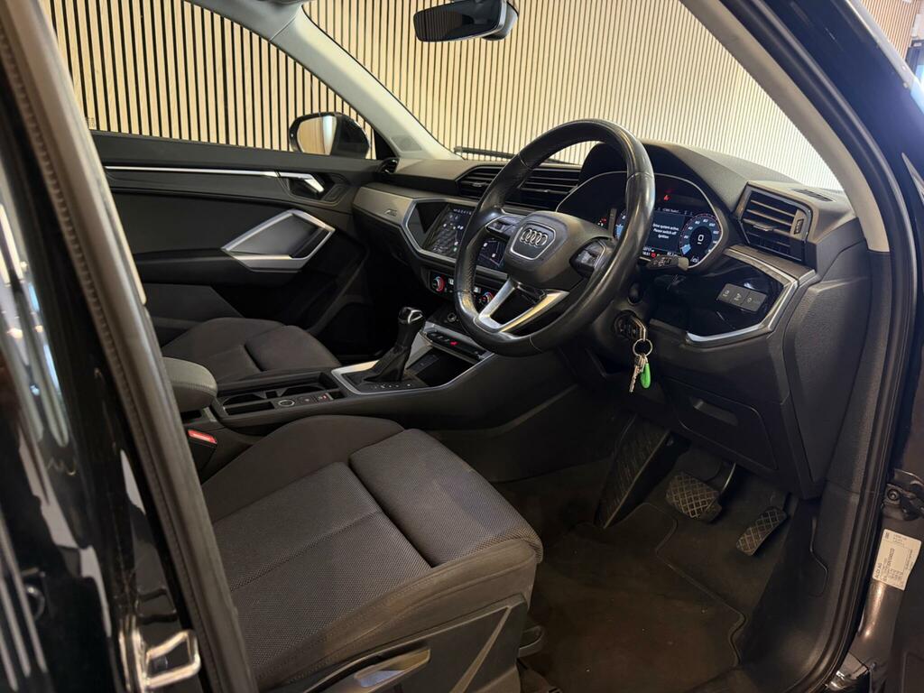 Audi Q3 Audi Q3 Black Edition White #17