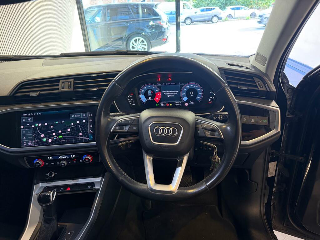 Audi Q3 Audi Q3 Black Edition White #26