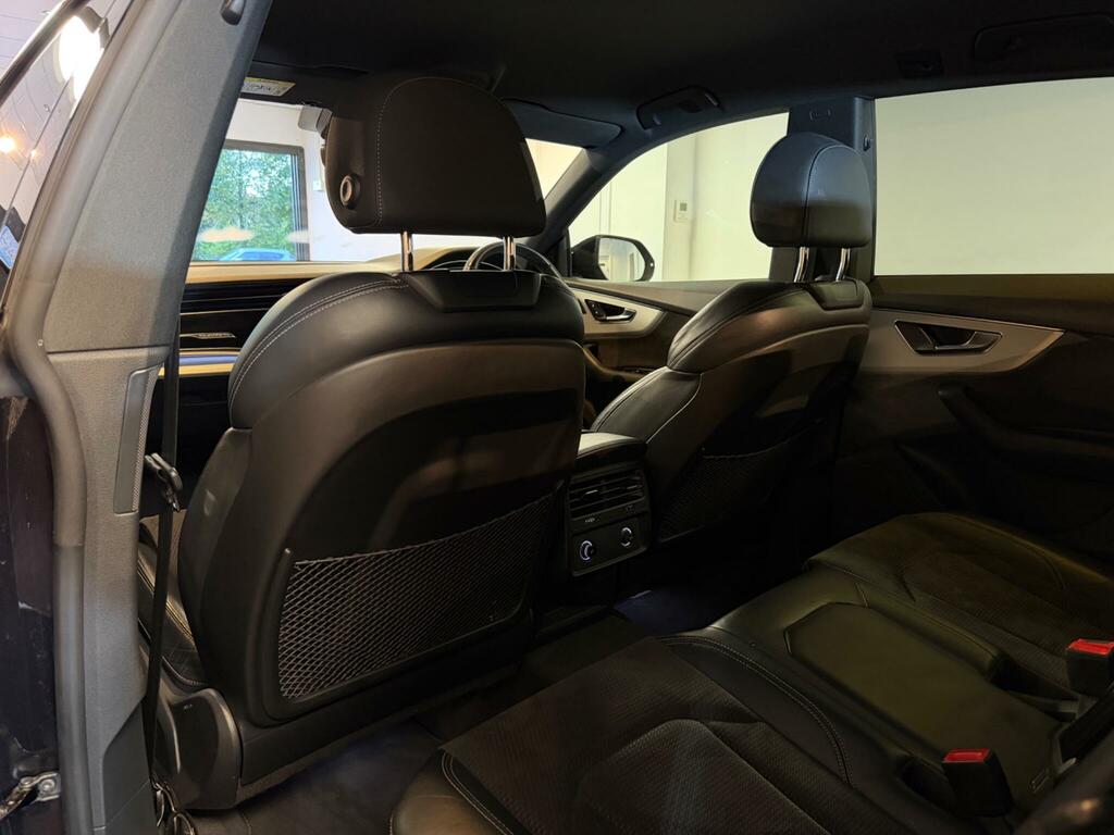 Audi Q8 Estate Black #47