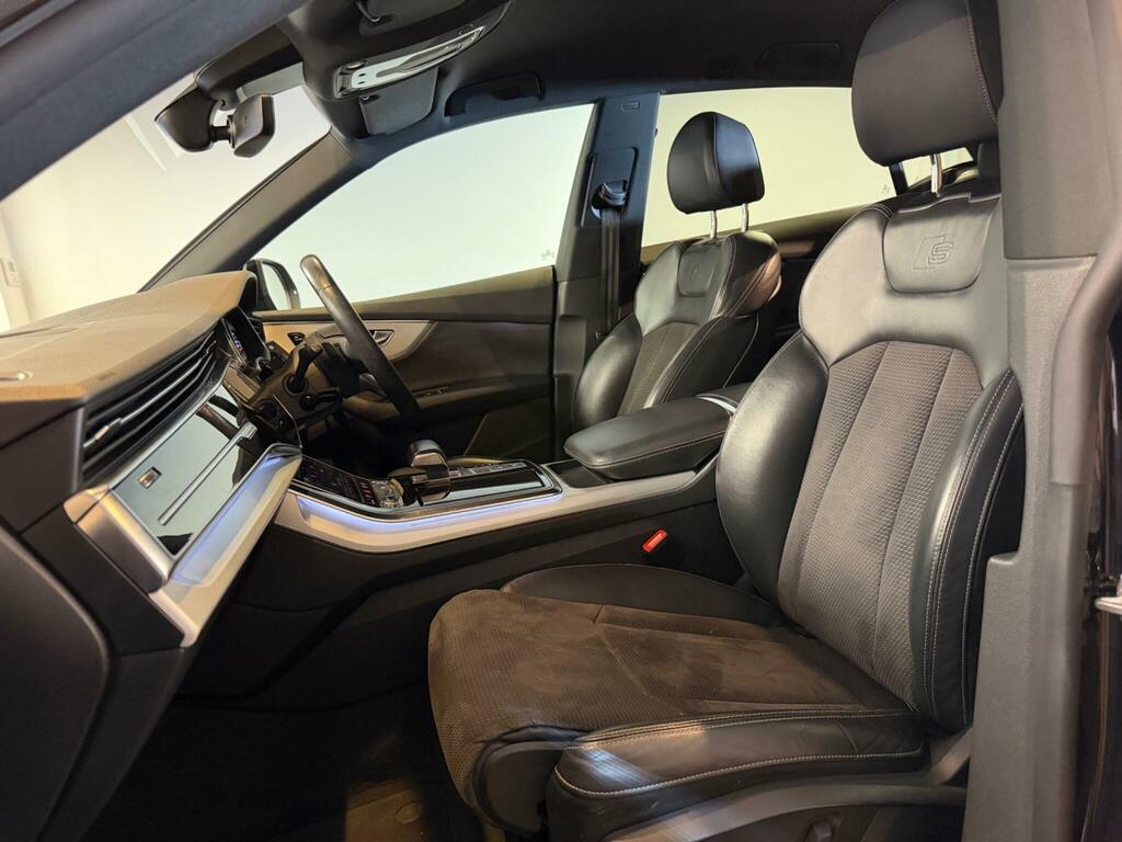 Audi Q8 Estate Black #49