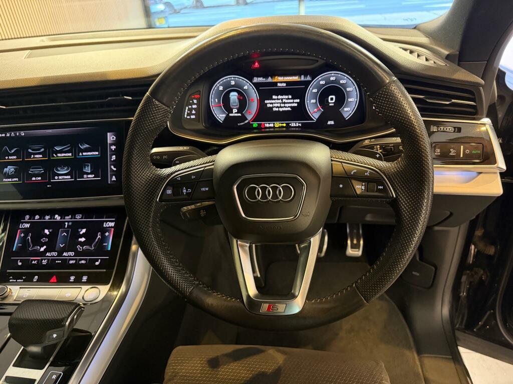 Audi Q8 Estate Black #45
