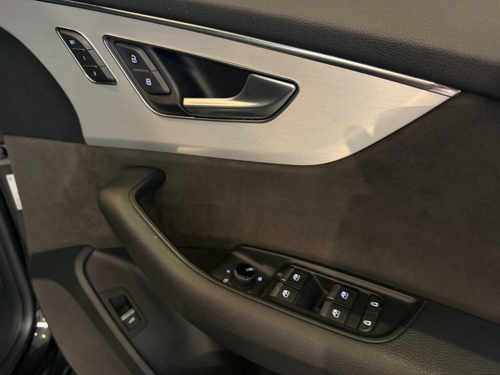 Audi Q8 Estate Black #60