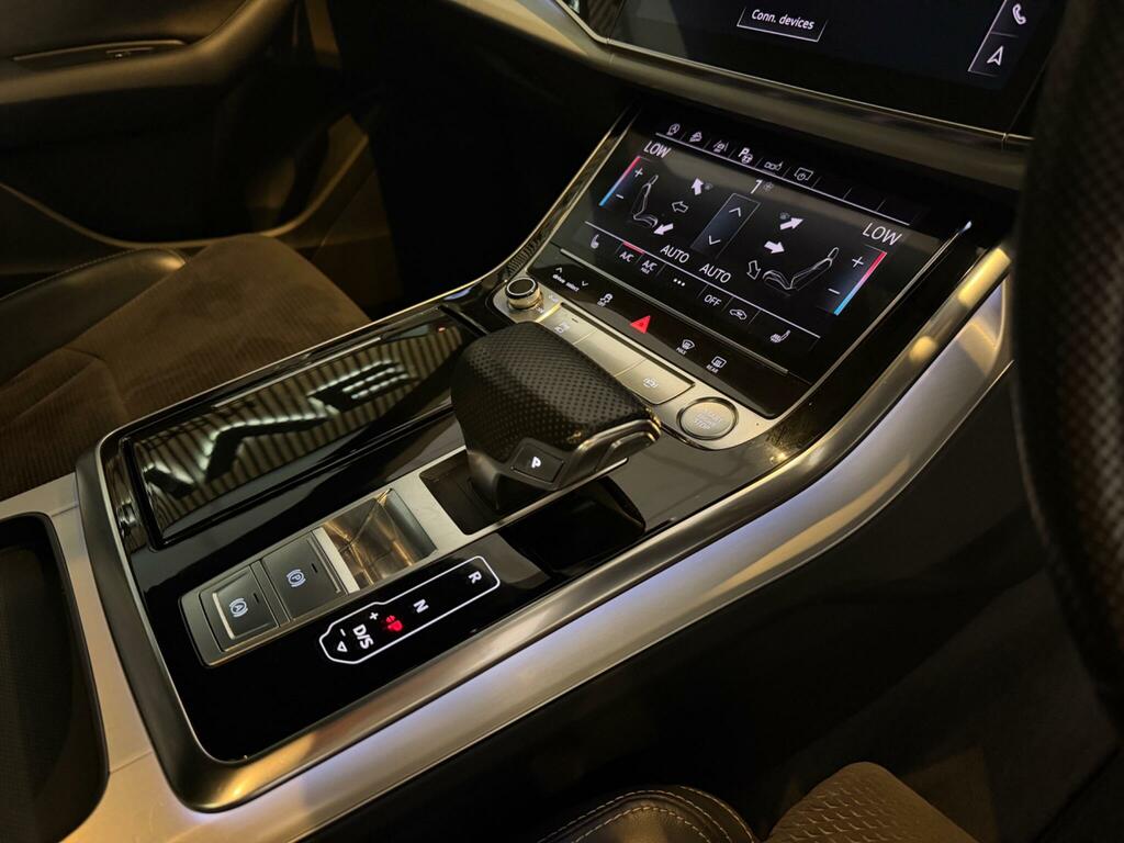 Audi Q8 Estate Black #35