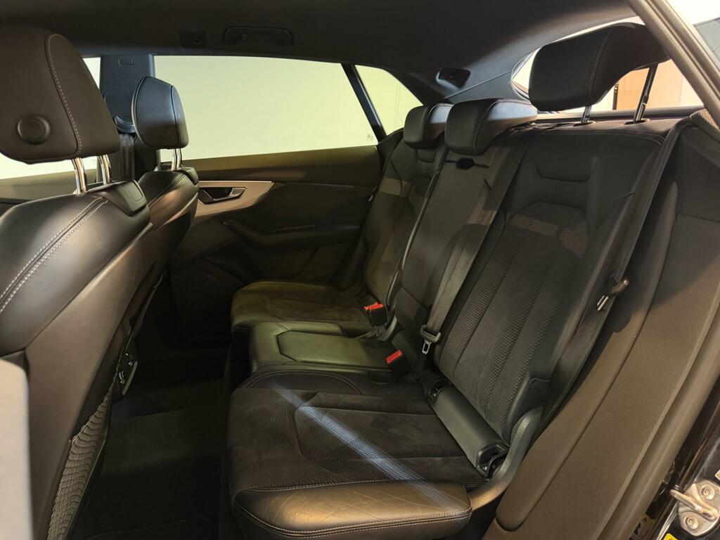 Audi Q8 Estate Black #32