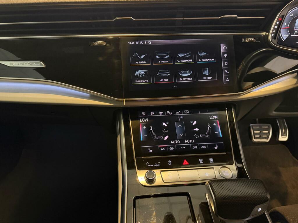 Audi Q8 Estate Black #43
