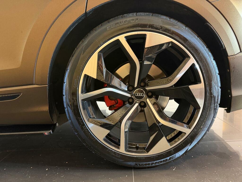 Audi Q8 Estate Black #40