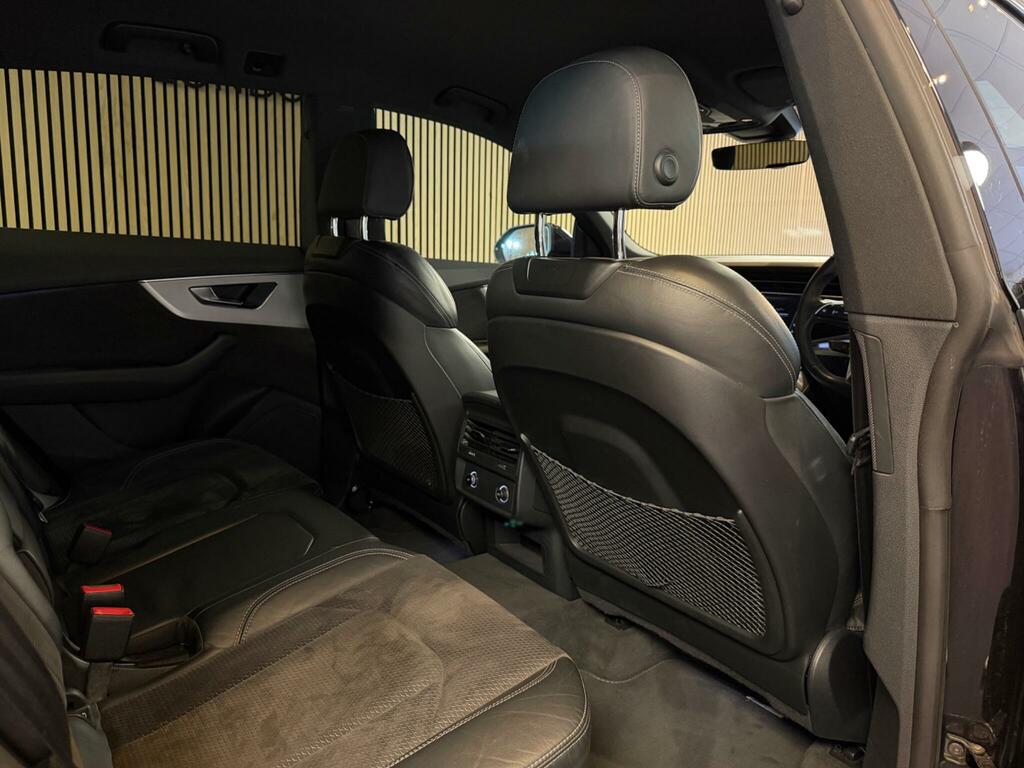 Audi Q8 Estate Black #29