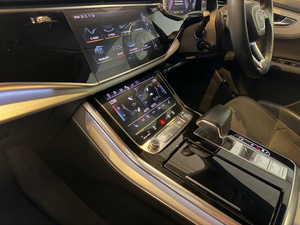 Audi Q8 Estate Black #62