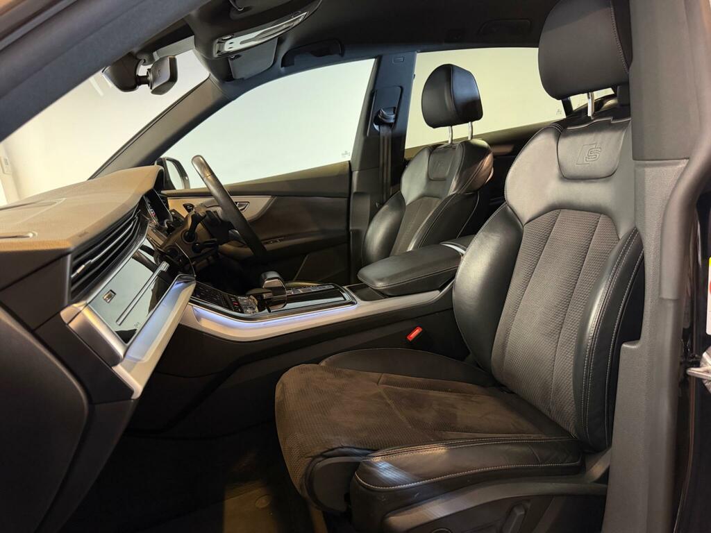 Audi Q8 Estate Black #50