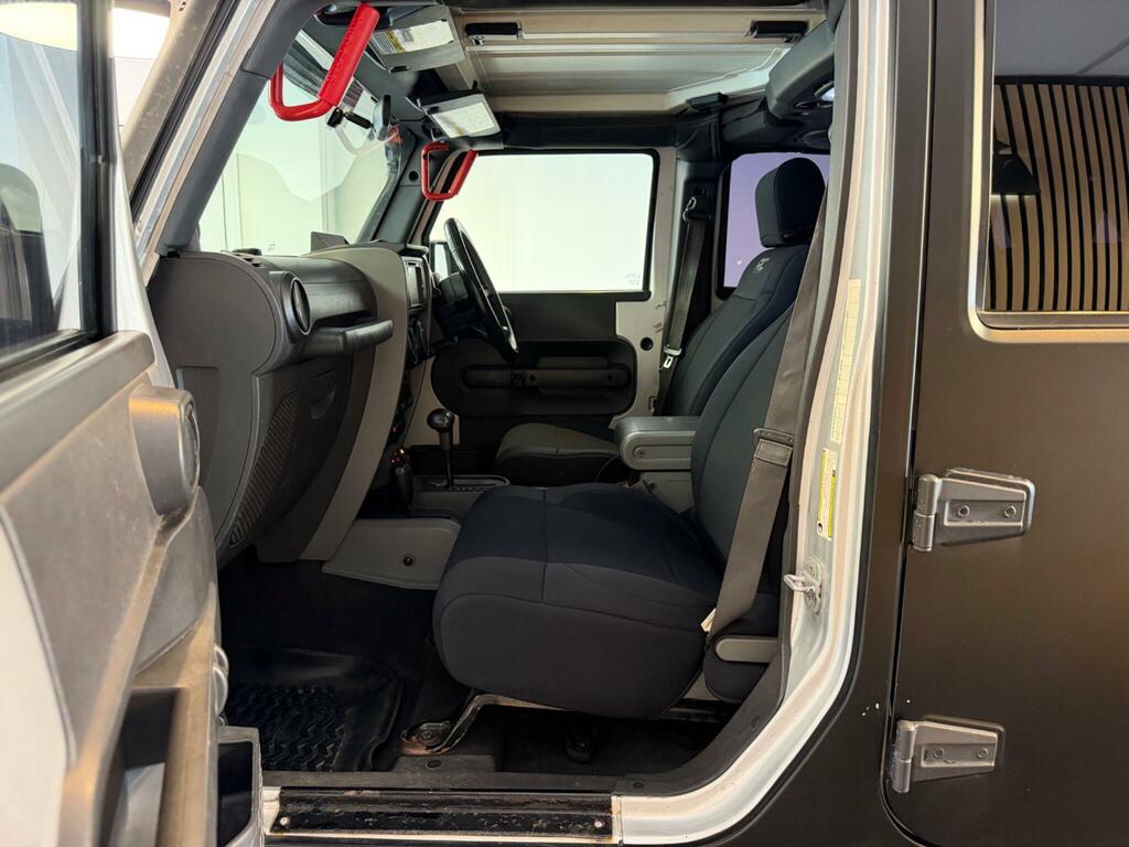 Jeep Wrangler 2.8 Crd Sahara Red #40