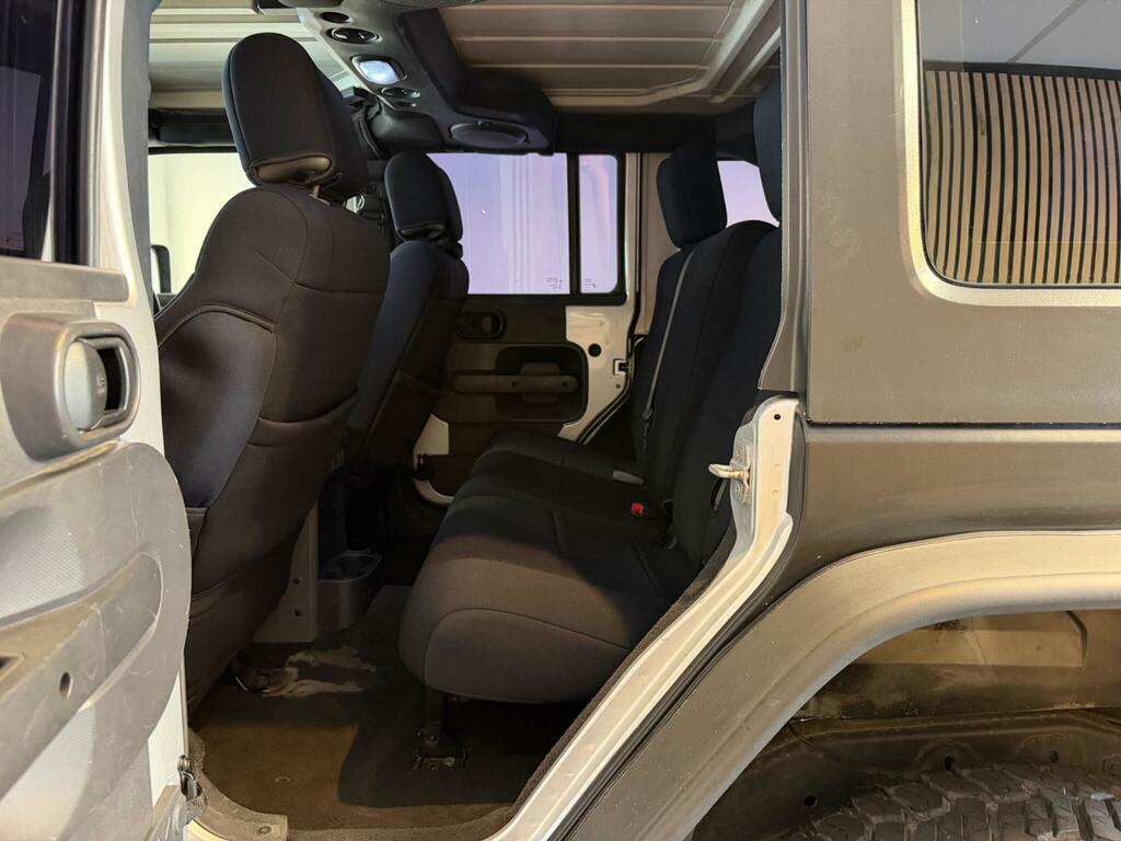 Jeep Wrangler 2.8 Crd Sahara Red #22