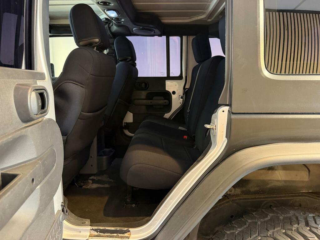 Jeep Wrangler 2.8 Crd Sahara Red #19