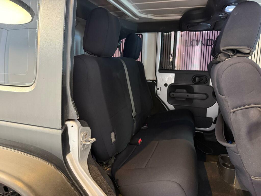 Jeep Wrangler 2.8 Crd Sahara Red #15