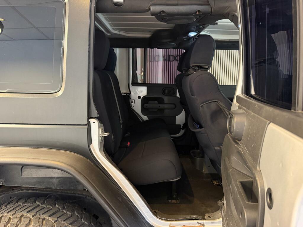 Jeep Wrangler 2.8 Crd Sahara Red #16