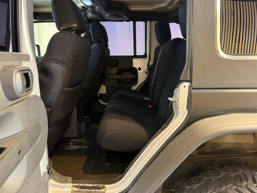 Jeep Wrangler 2.8 Crd Sahara Red #21