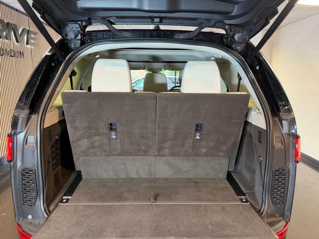 Land Rover Discovery Td6 Hse Black #38