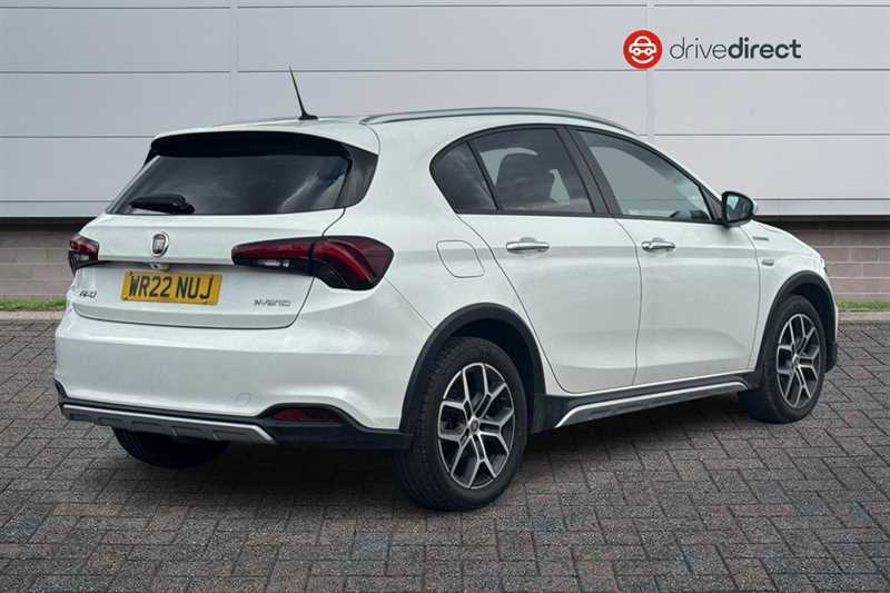 Fiat Tipo 1.5 Firefly Turbo Mhev Cross Hatchback White #3