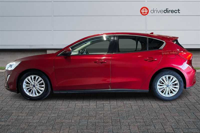 Ford Focus 1.0T Ecoboost Titanium Hatchback AY19JVM Red #6