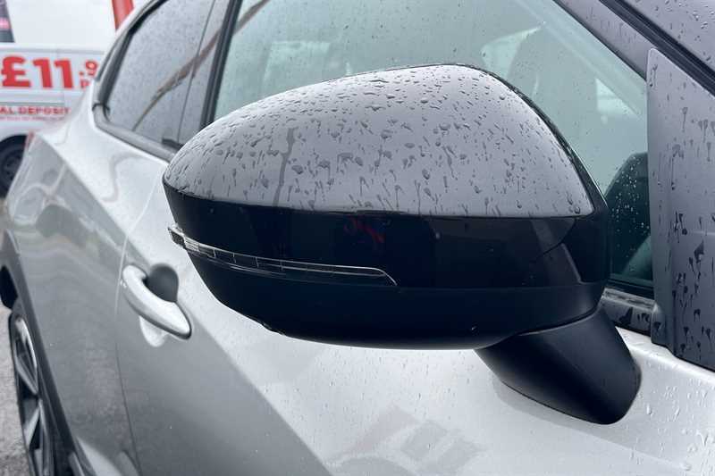 Nissan Juke Hatchback #34
