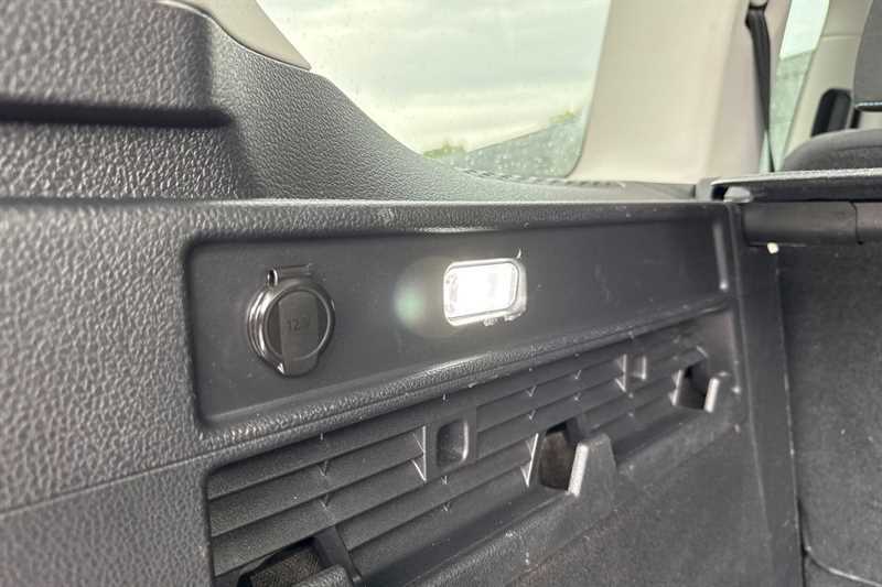 Ford Tourneo Connect 2.0 Ecoblue Active White #46