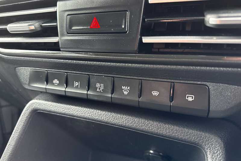 Ford Tourneo Connect 2.0 Ecoblue Active White #15
