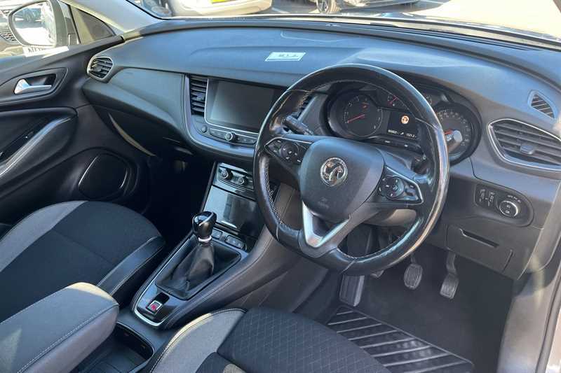 Vauxhall Grandland X Hatchback Black #38