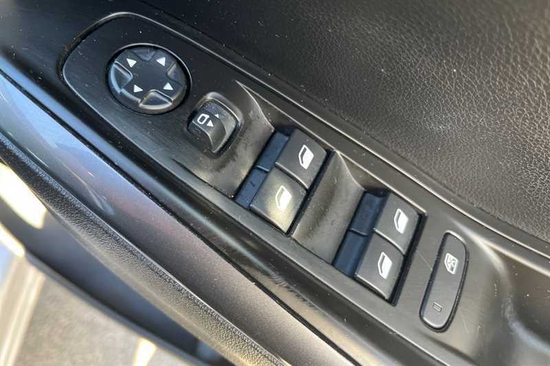 Vauxhall Grandland X Hatchback Black #16