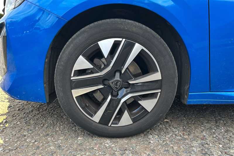 Peugeot 208 1.2 Puretech Active Black #9