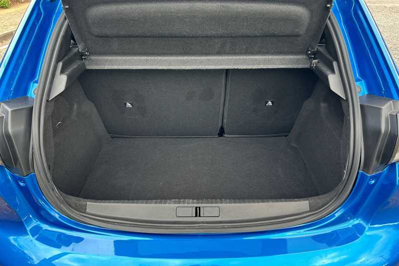 Peugeot 208 1.2 Puretech Active Black #25