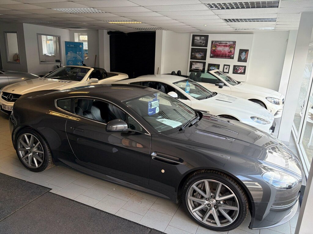 Mercedes-Benz CLS Saloon Grey #21