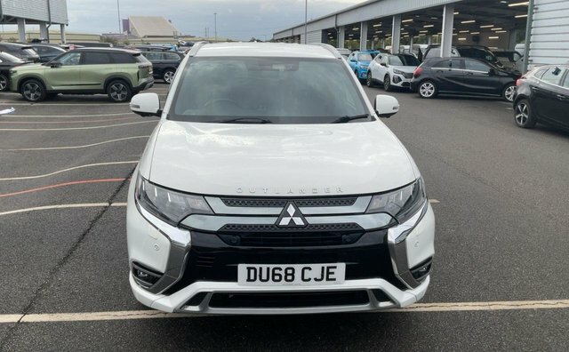 Mitsubishi Outlander 2.4H Twinmotor 13.8Kwh 4Hs Suv Plug-in White #2