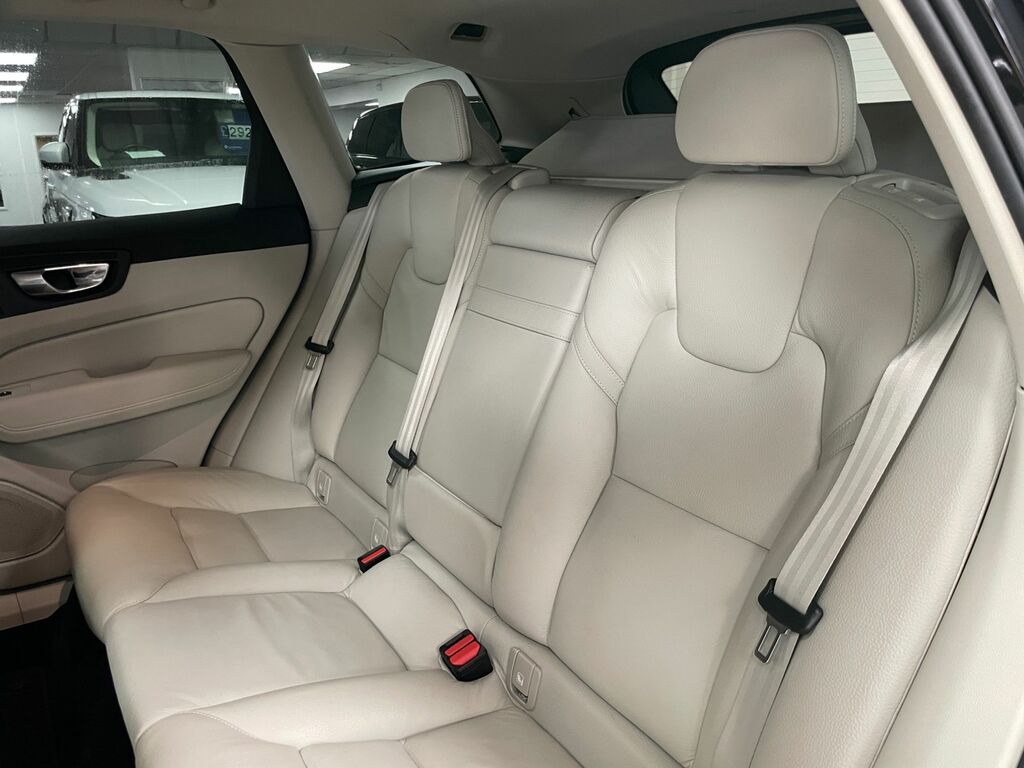 Volvo XC60  Silver #22