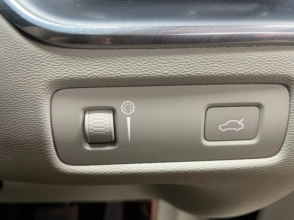 Volvo XC60  Silver #41
