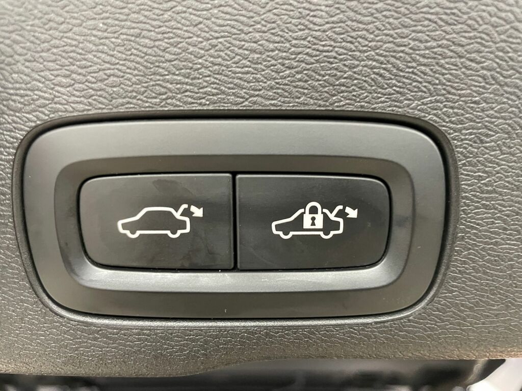 Volvo XC60  Silver #12