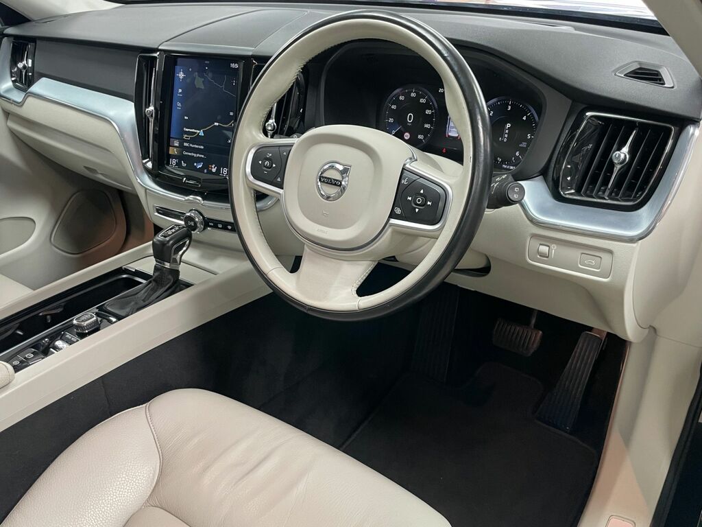 Volvo XC60  Silver #18