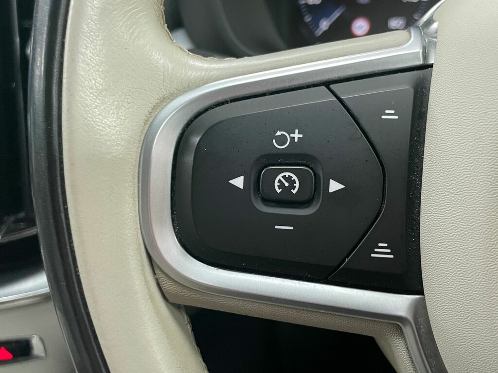 Volvo XC60  Silver #28