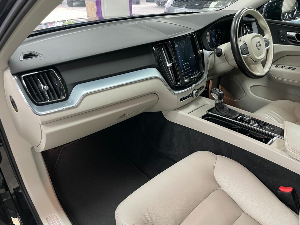 Volvo XC60  Silver #24