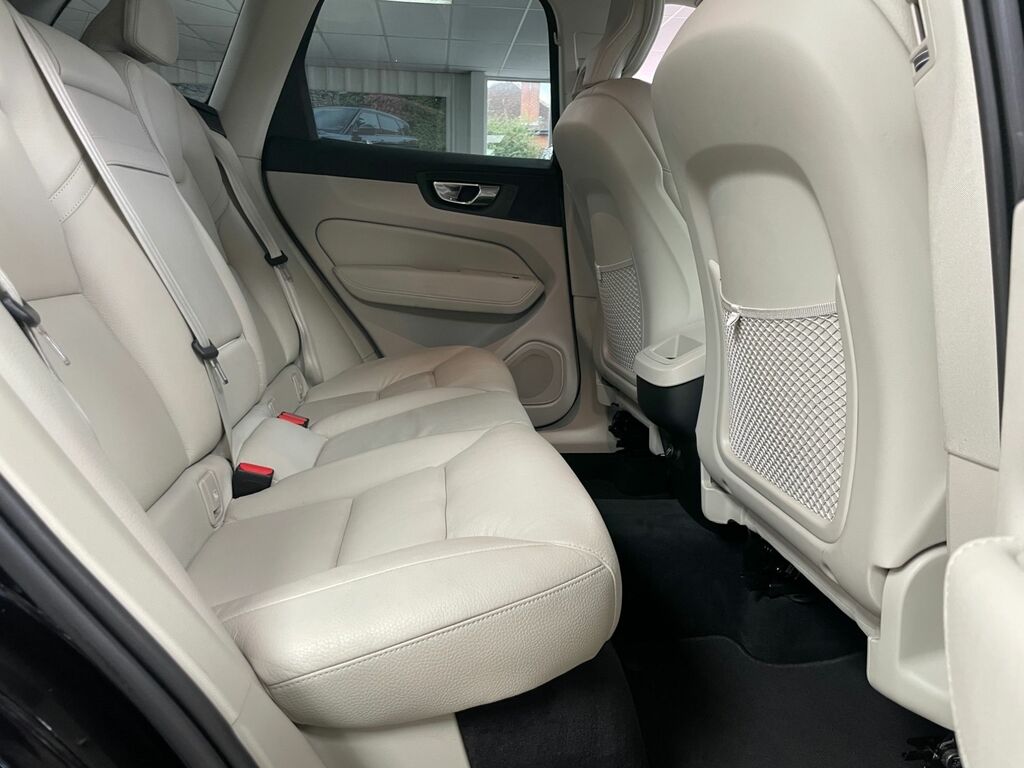 Volvo XC60  Silver #21