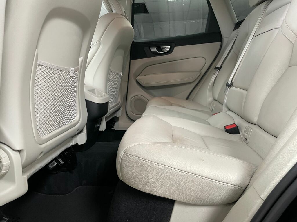 Volvo XC60  Silver #23