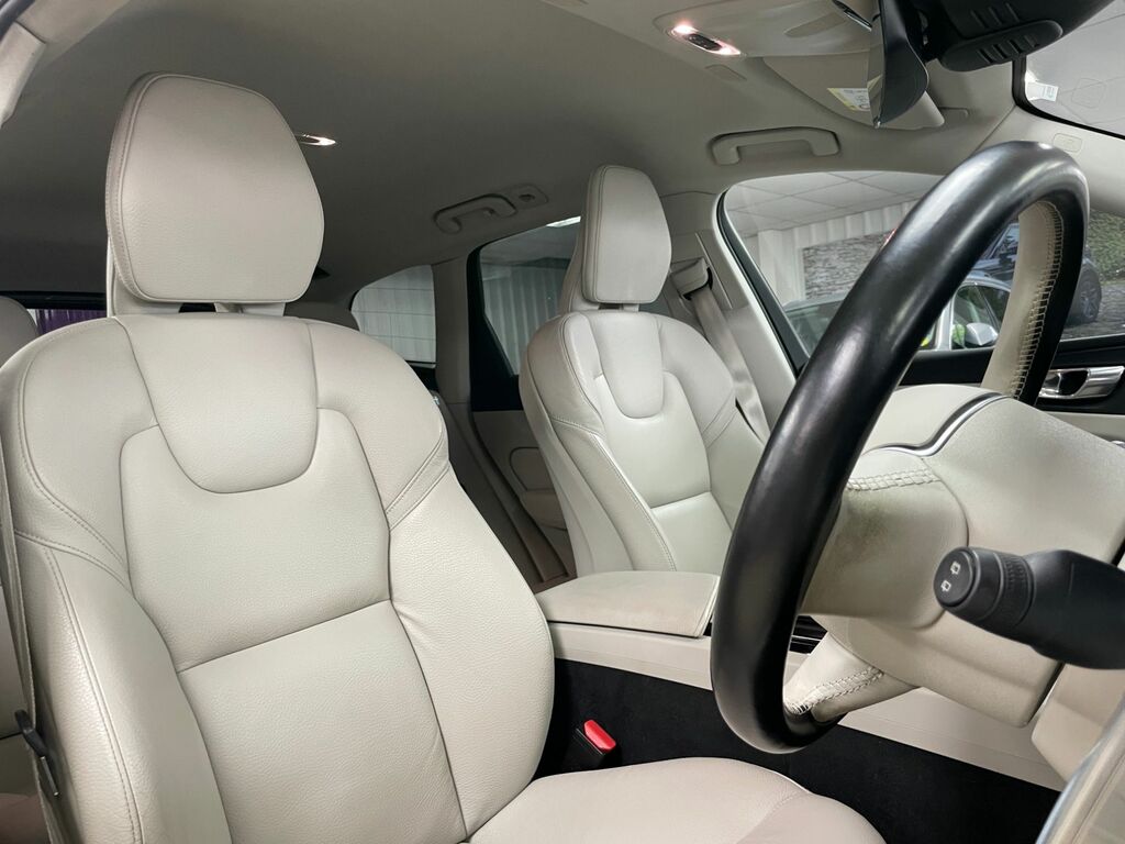 Volvo XC60  Silver #19
