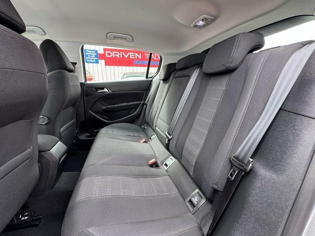 Peugeot 308 1.6 Bluehdi 100 Active Blue #17