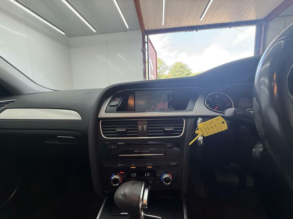 Audi A4 A4 Se Tfsi Quattro White #22